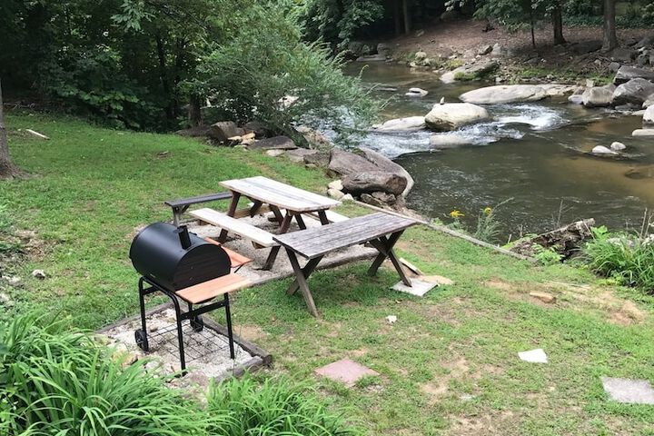 The Riverside Lodge at Chimney Rock