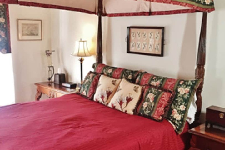 Inn at the Canal Bed & Breakfast