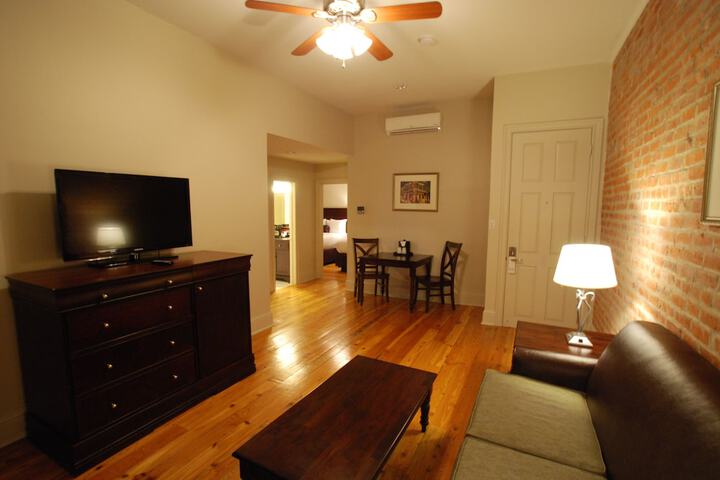Room 17 of 47
