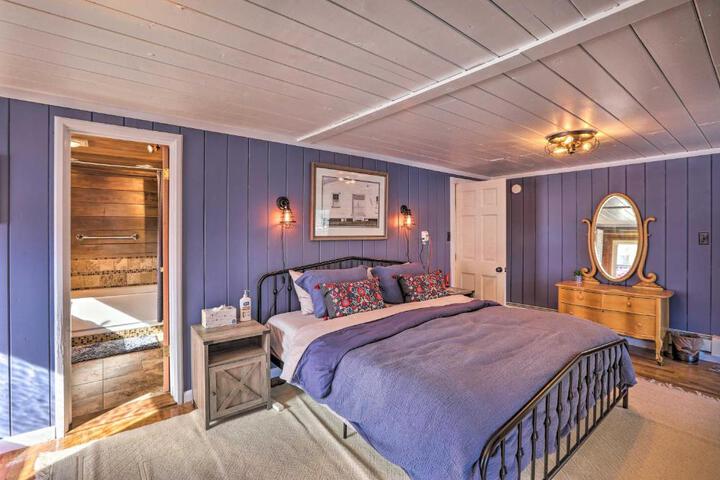 Lake Cabin w / King Bed Foodie Kitchen, & Views