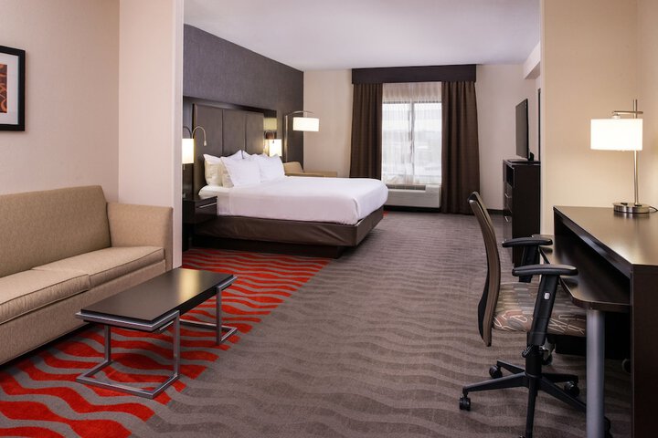 Holiday Inn Express & Suites Monroe by IHG