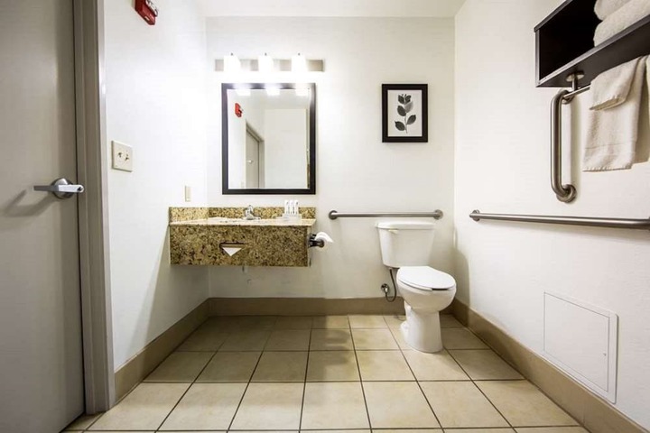 Room 34 of 52