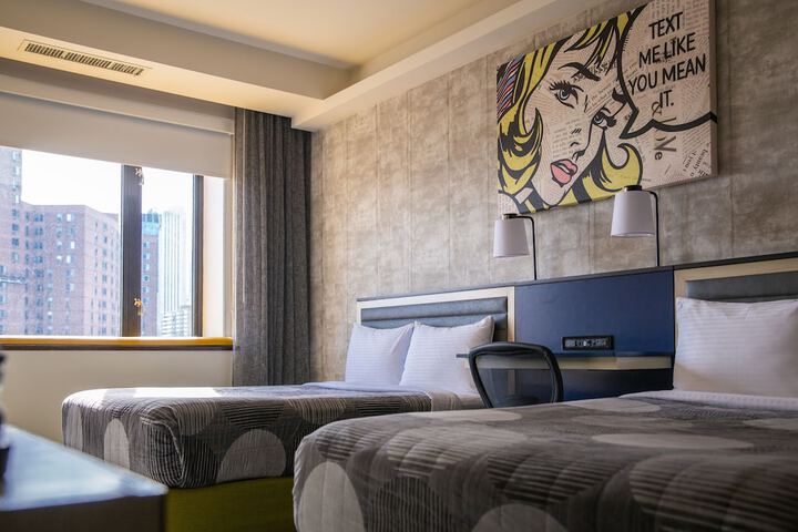 Room 32 of 50