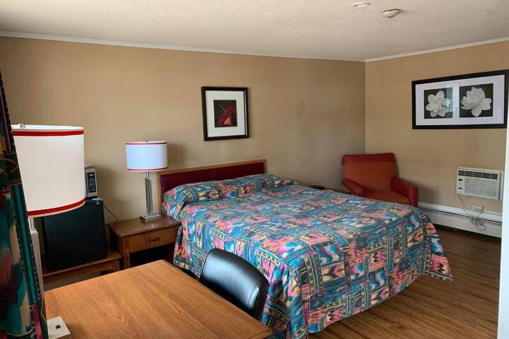 Stonehouse Motel and Restaurant