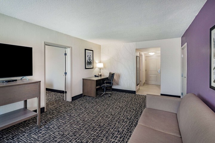 Room 50 of 60