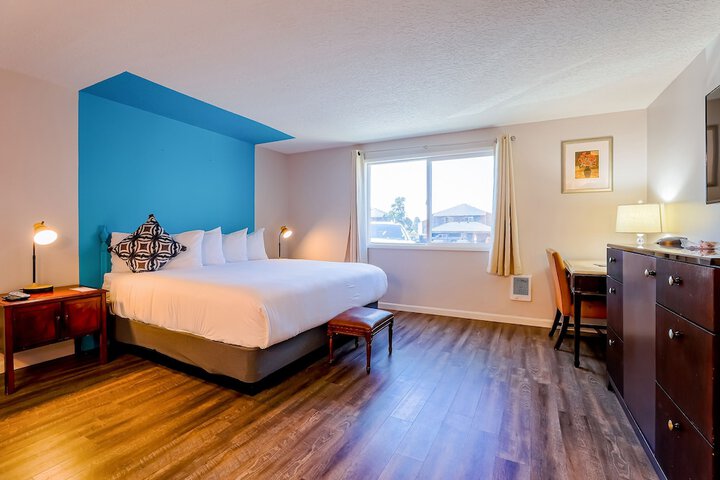 Coast River Inn by OYO Seaside