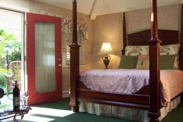 Hidden Garden Cottages & Suites