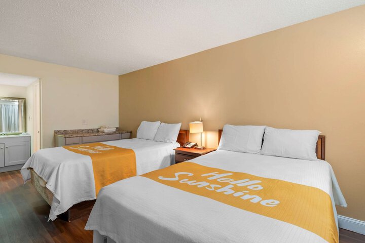 Room 15 of 25