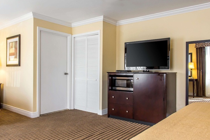 Room 14 of 36