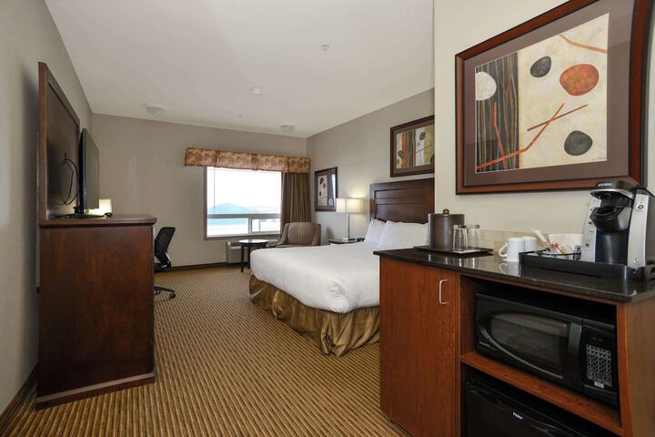Room 32 of 42