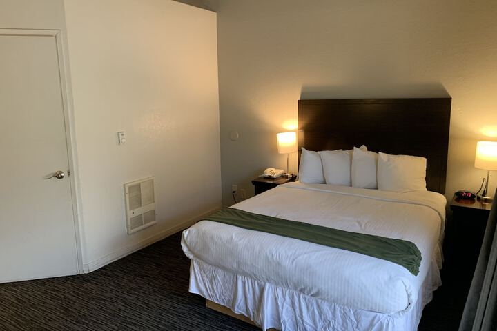 Room 25 of 36