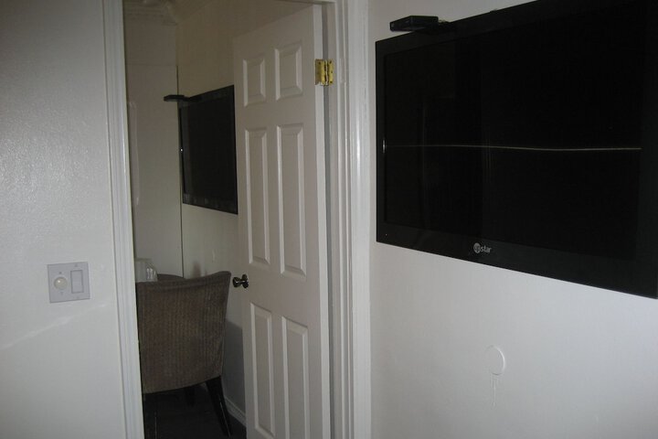 Room 28 of 52