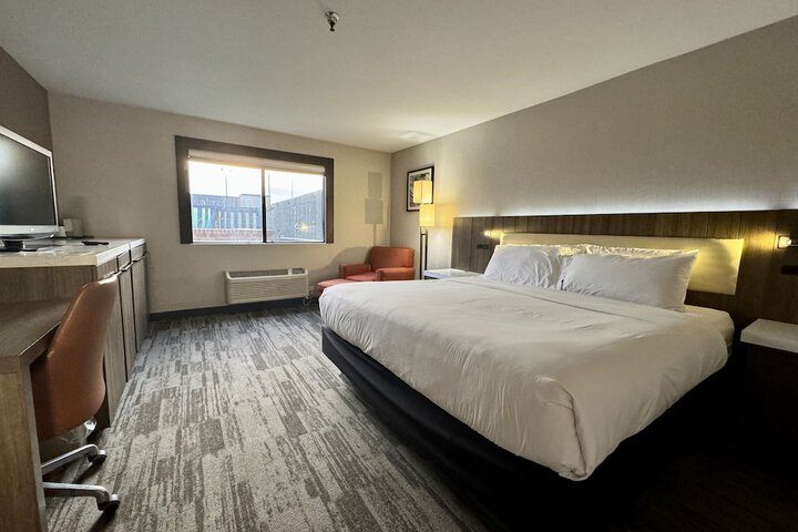 Room 16 of 44