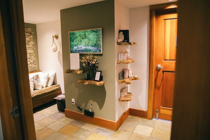 Hotel Interior 6 of 127