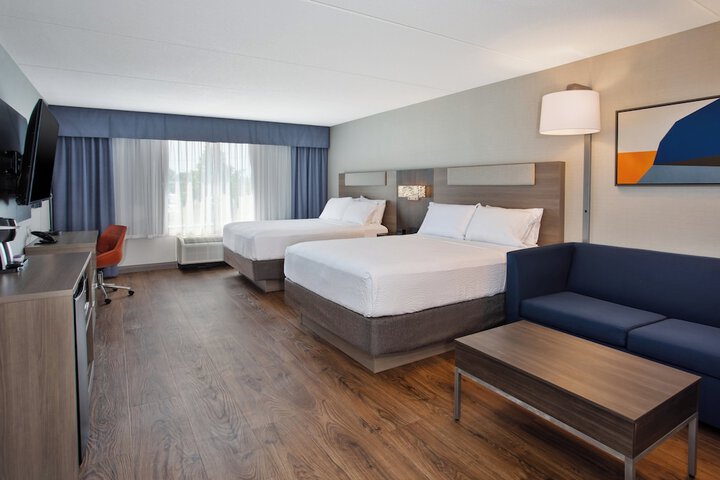 Holiday Inn Express & Suites Kingston Central by IHG