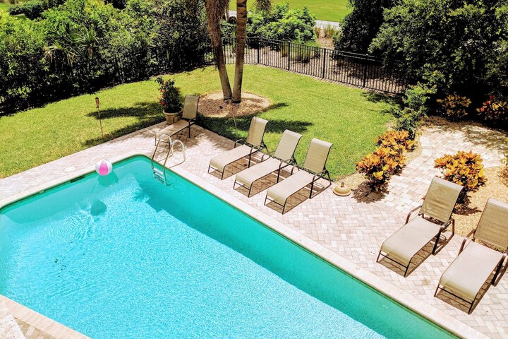 Pool 11 of 51