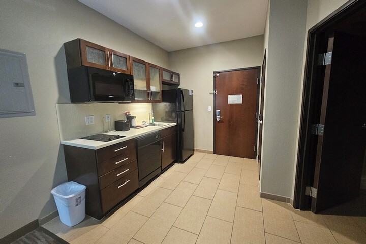 Heritage Place Hotel & Suites