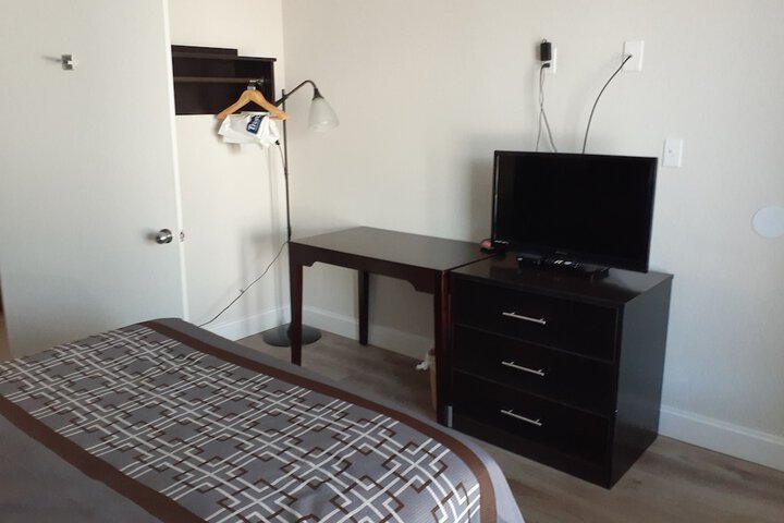 Room 7 of 9