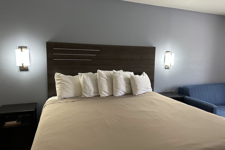 Express Inn & Suites