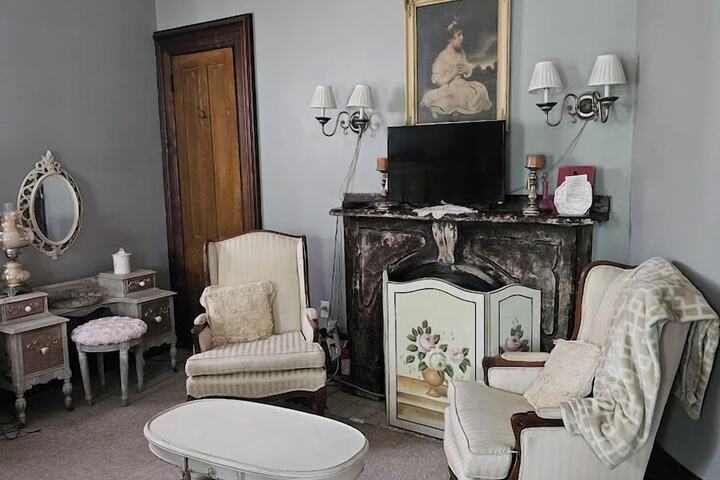 Room 12 of 42