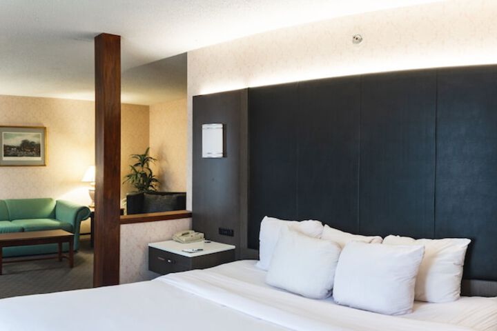 Room 15 of 40
