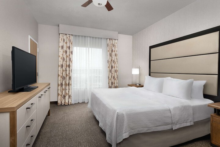 Room 28 of 53