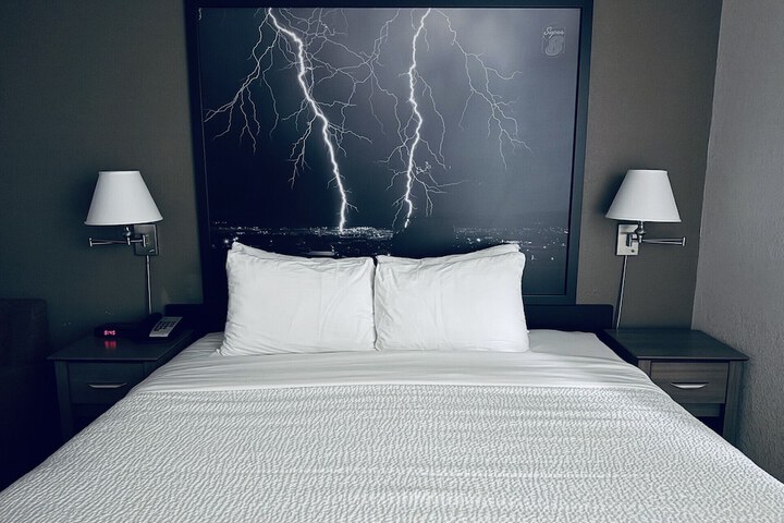 Super 8 by Wyndham Dawson Creek