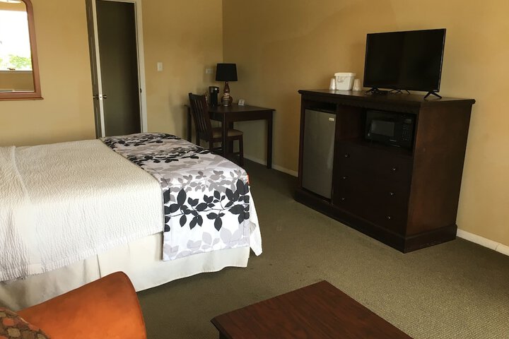 Ambassador Inn & Suites