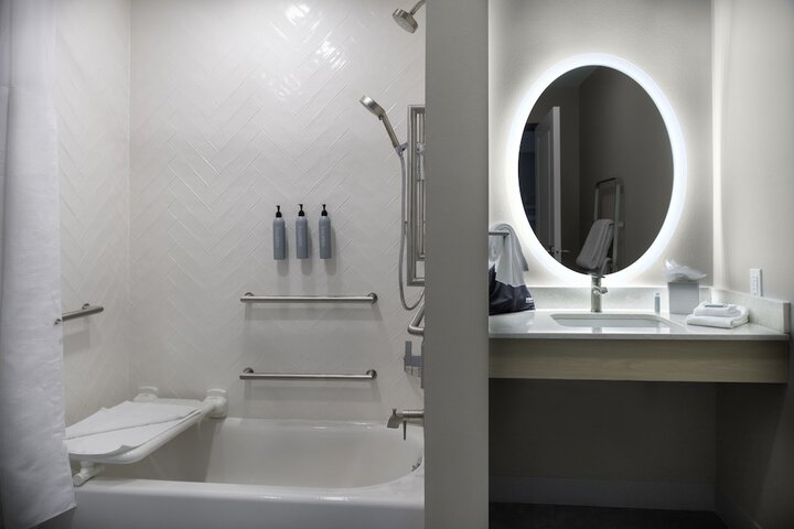 Room 16 of 27