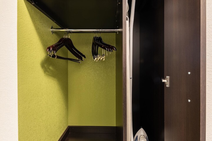 Room 13 of 47