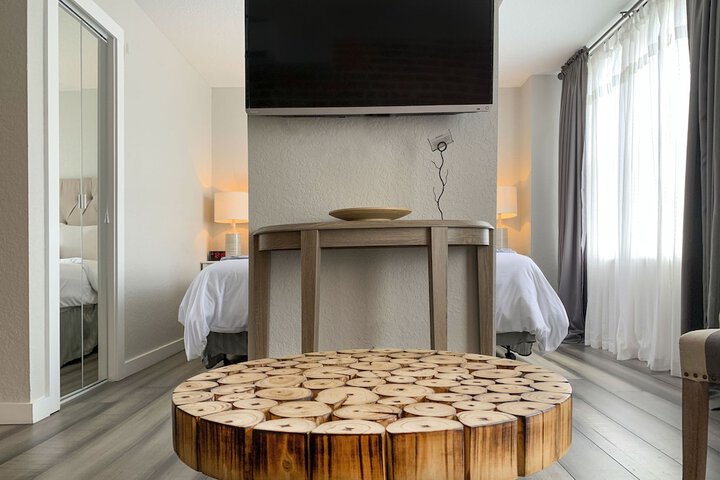 Room 40 of 65