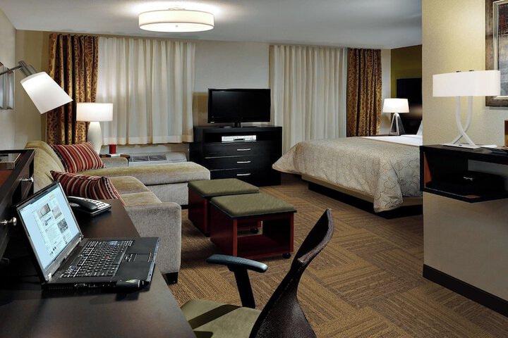Room 14 of 32