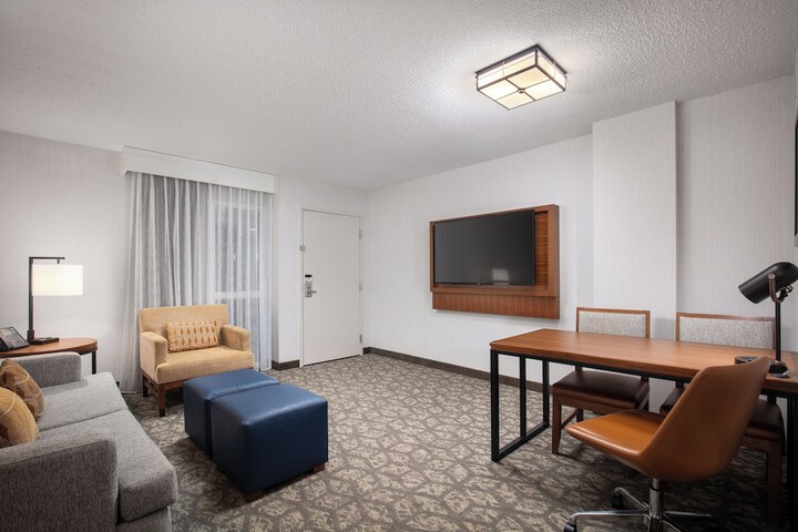Room 33 of 51