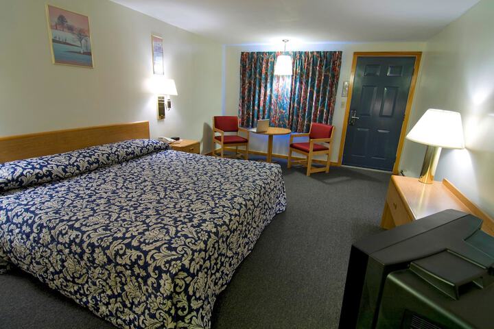 Room 9 of 10