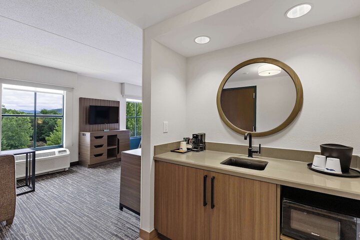 Hampton Inn & Suites Lake George