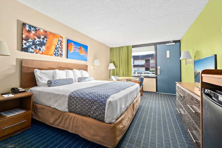 Room 12 of 23