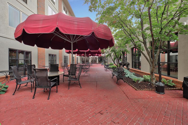 DoubleTree by Hilton Hotel Bloomington