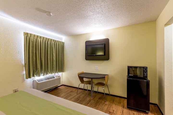 Room 18 of 36