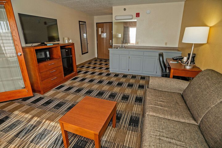 Room 17 of 36