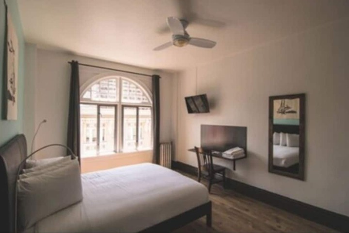 Room 9 of 40