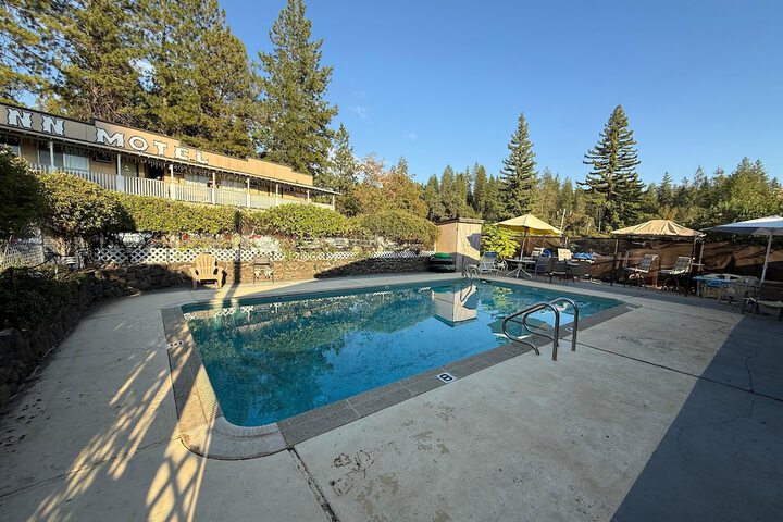 Columbia Inn Motel CA 49