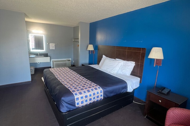 Room 17 of 41