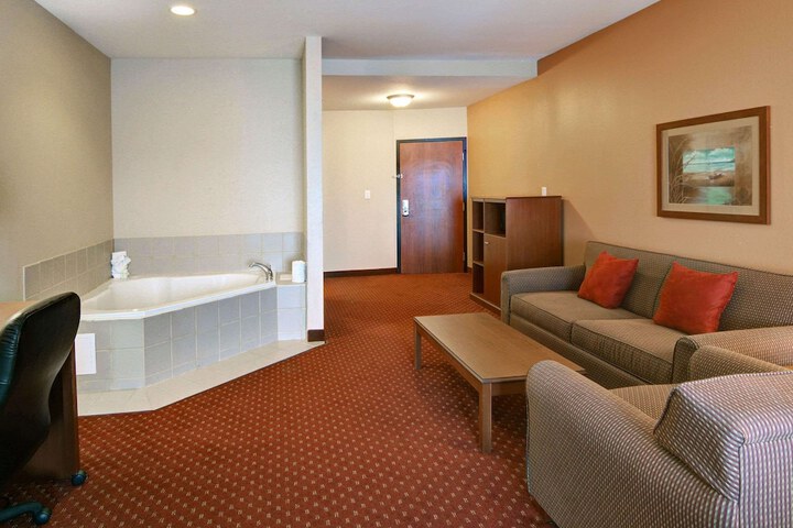 Room 27 of 45