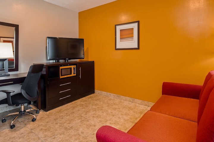 Room 10 of 31