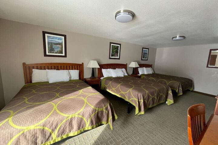 Room 44 of 51