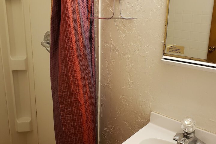 Room 65 of 102