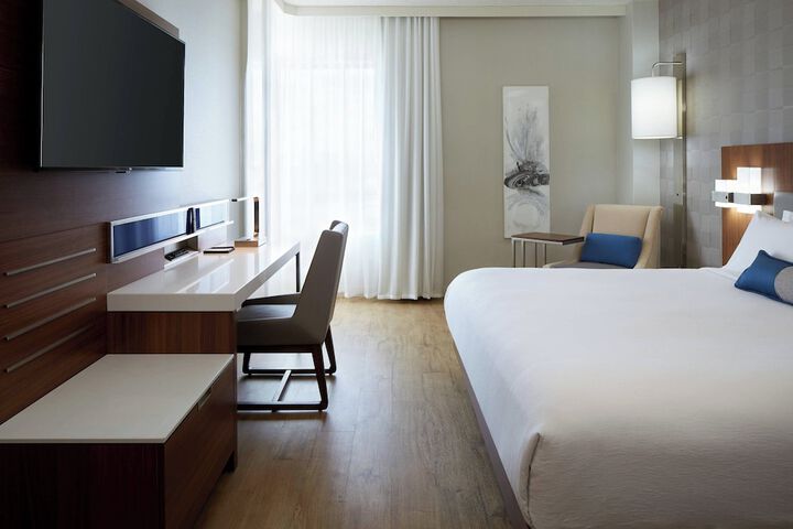 Room 10 of 48