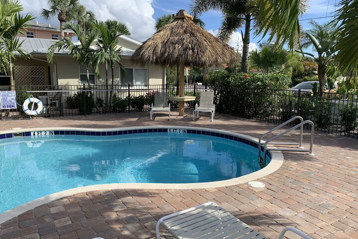 Twin Palms at Siesta
