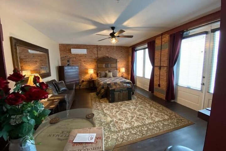 Room 43 of 64