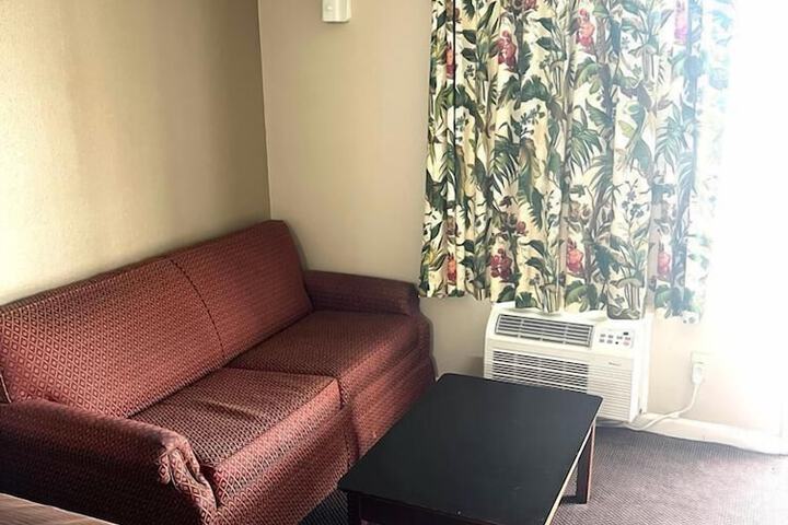 Room 34 of 43